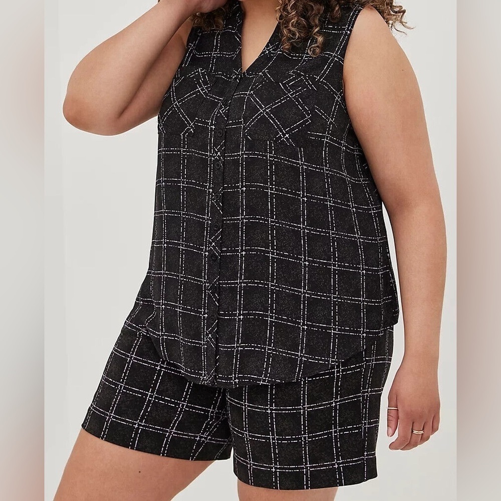 Torrid Madison Georgette Button-Up Sleeveless Shirt - Size Large
